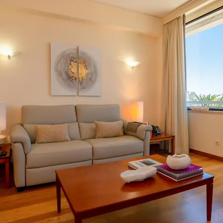 Appartement In The Heart Of - 1 Bedroom *