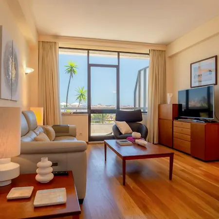 In The Heart Of - 1 Bedroom Appartement *